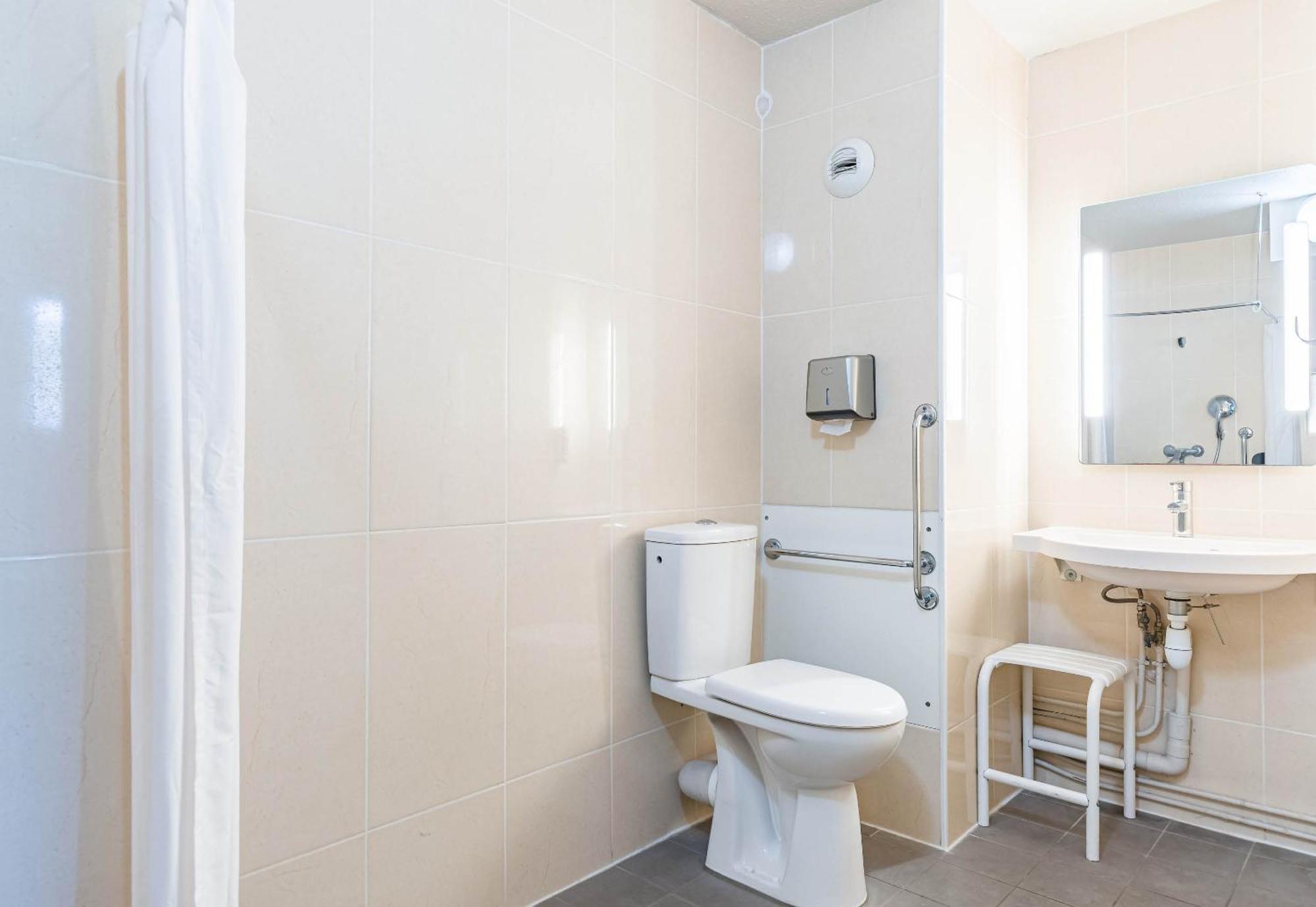 B&B Hotel Tours Sud ז'ואה-לה-טור מראה חיצוני תמונה